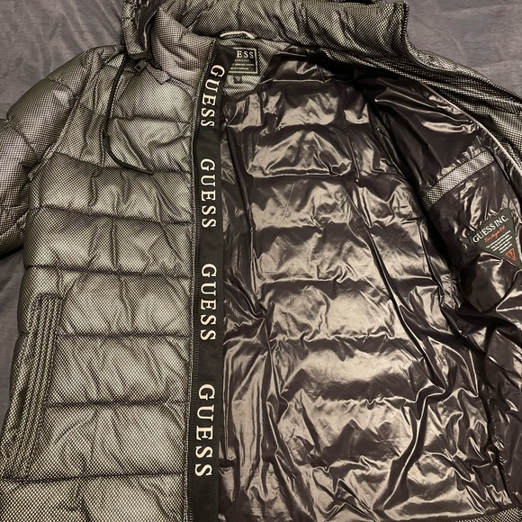 Manteau D’hiver Guess winter coat, taille medium size - Picture 3 of 4